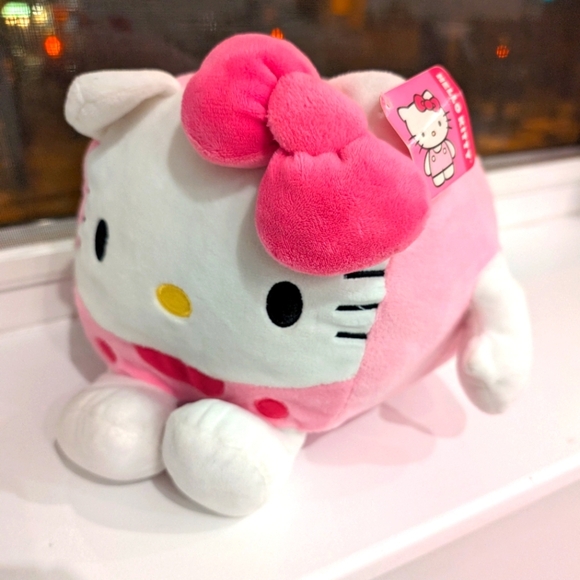 Sanrio Hello Kitty Cube Square Plush 8" NWT - Picture 1 of 7